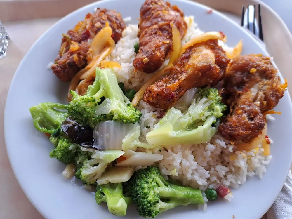 Riz Cantonnais Et Cuisses Poulet Épicées Léger